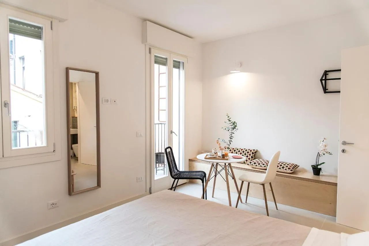 Hinc Domus - Venezia Historical City Center Guest house