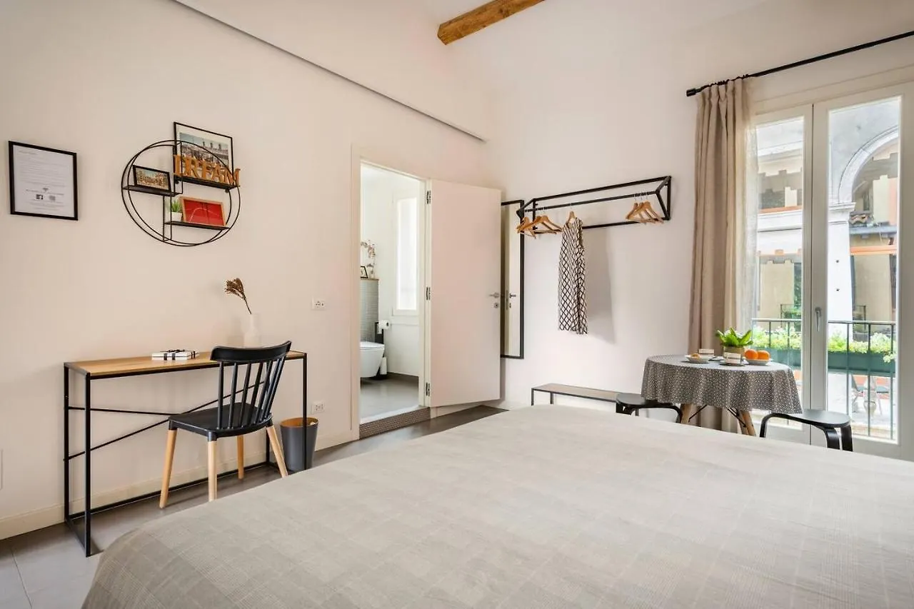 Hinc Domus - Venezia Historical City Center Guest house